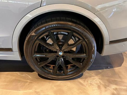 Used 2024 BMW X7 xDrive40i w/ M Sport Package AWD/4WD image 10