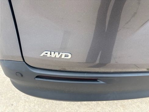 Used 2023 Toyota Sienna XLE AWD/4WD image 28