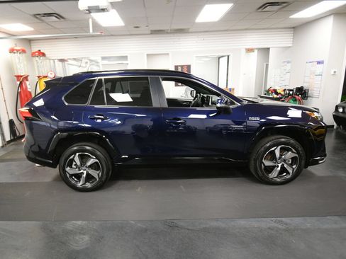 Used 2023 Toyota RAV4 SE w/ Weather & Moonroof Package AWD/4WD image 8
