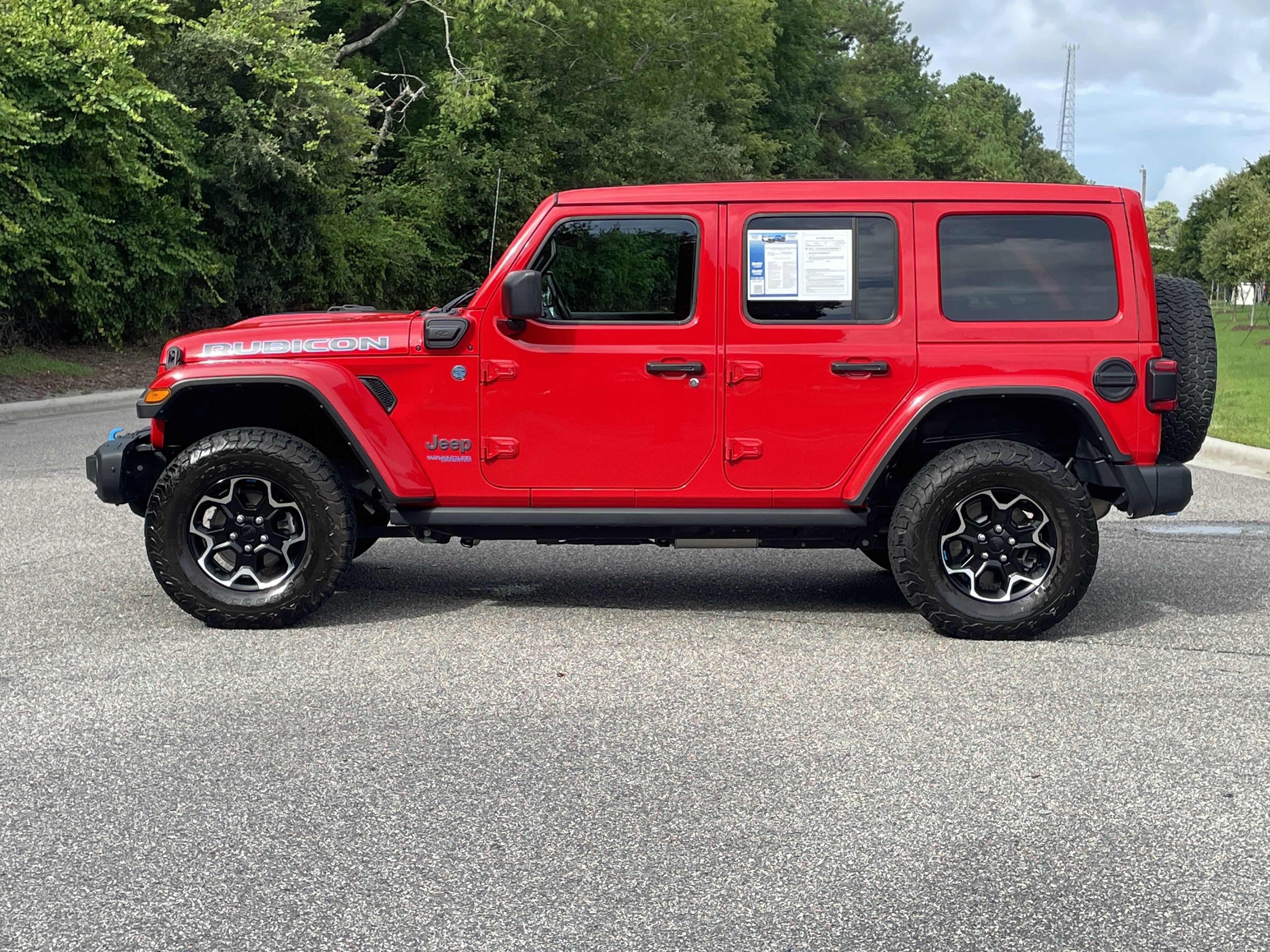 Used 2022 Jeep Wrangler Unlimited Rubicon 4xe w/ Steel Bumper Group AWD/4WD image 6