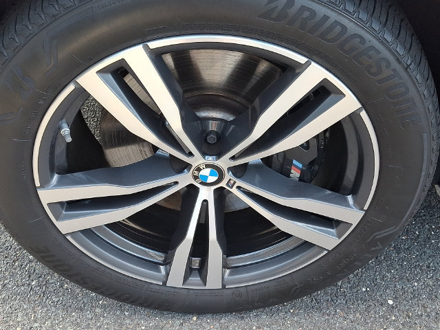 Used 2025 BMW X7 xDrive40i w/ M Sport Package AWD/4WD image 8
