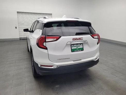 Used 2024 GMC Terrain SLT image 6