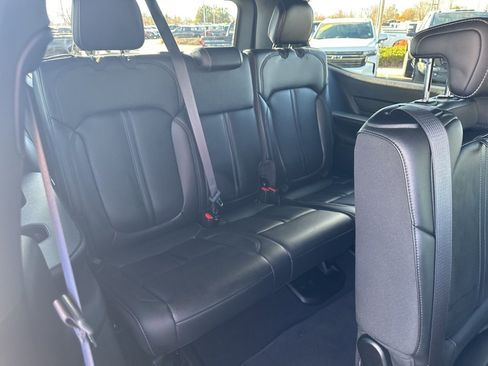 Used 2023 Jeep Wagoneer Base image 32