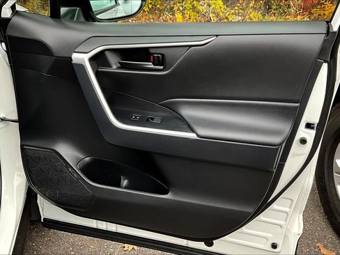 Certified 2025 Toyota RAV4 LE image 20