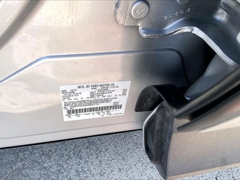 Used 2019 Ford Edge SE FWD image 36