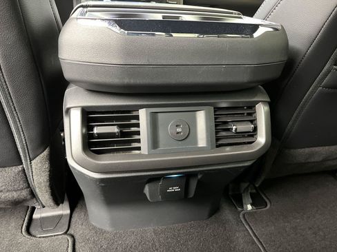 Used 2025 Ford F150 Lariat AWD/4WD image 14