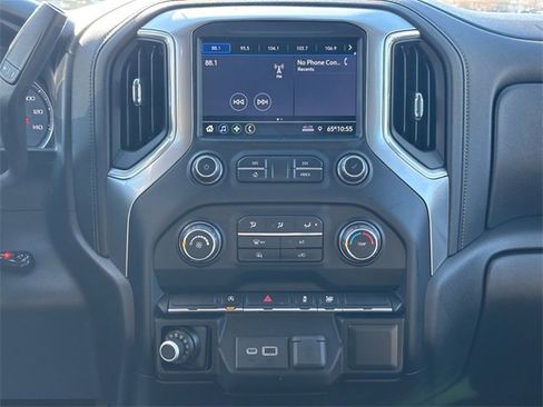 Used 2020 Chevrolet Silverado 1500 LT image 20