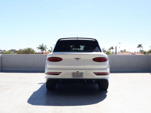 Certified 2023 Bentley Bentayga AWD/4WD image 11