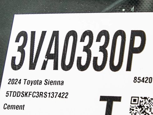 Used 2024 Toyota Sienna XSE w/ XSE Plus Package AWD/4WD image 31