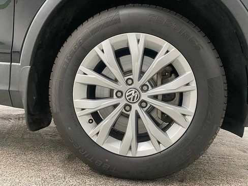 Used 2020 Volkswagen Tiguan S image 22