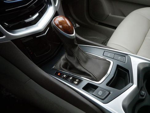 Used 2015 Cadillac SRX Luxury image 24