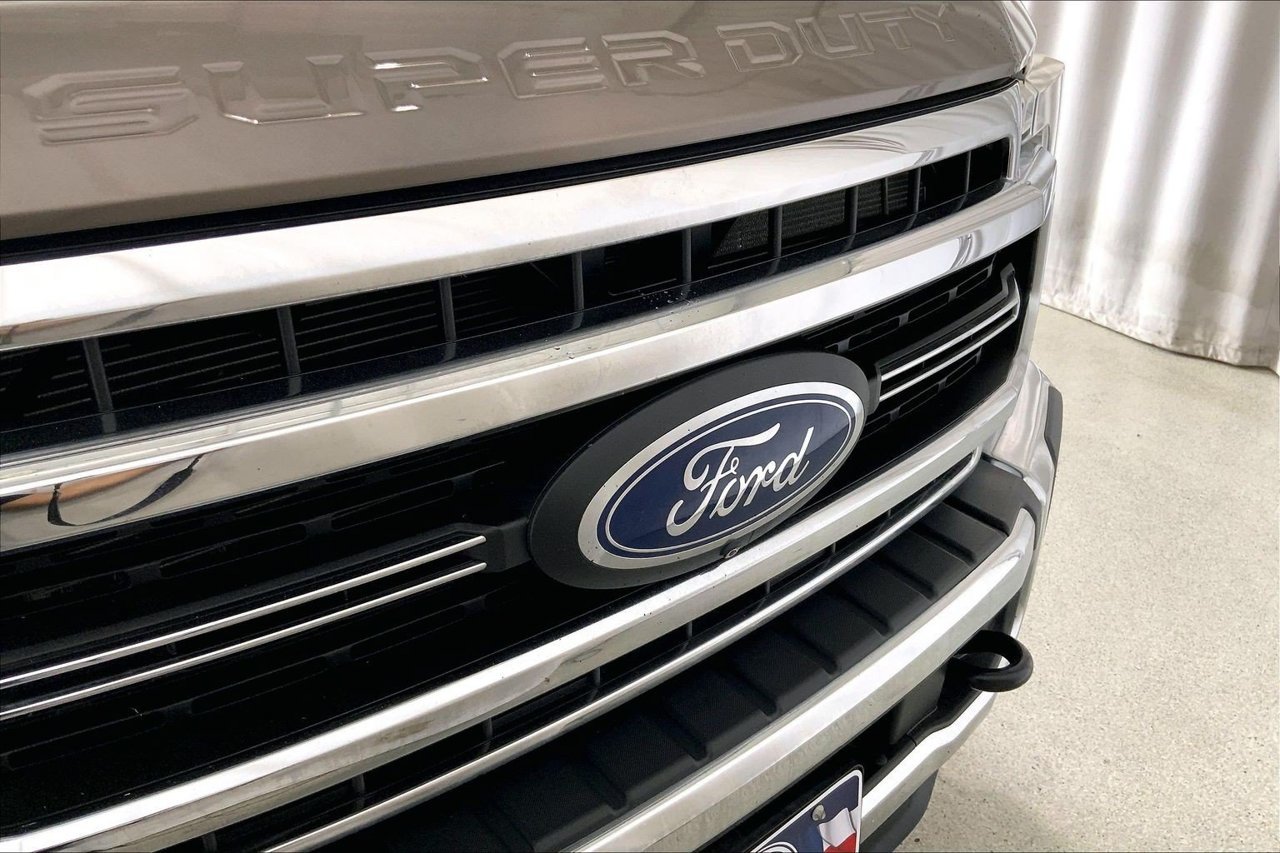 Used 2022 Ford F350 Lariat w/ Lariat Ultimate Package AWD/4WD image 7