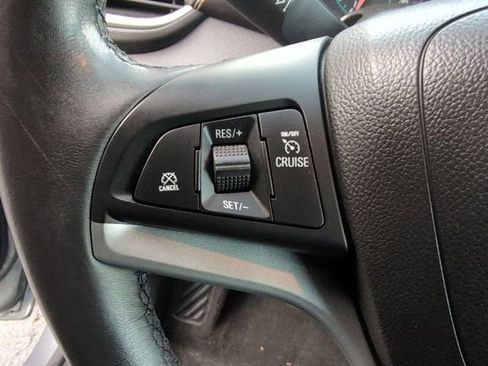 Used 2019 Chevrolet Trax LT w/ LT Convenience Package image 17