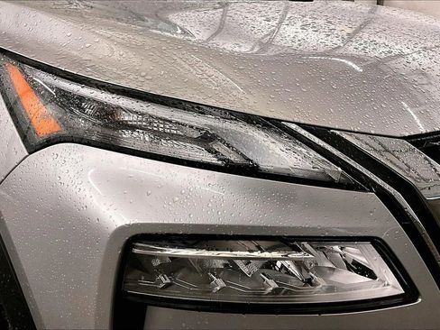 Used 2023 Nissan Rogue SV image 27