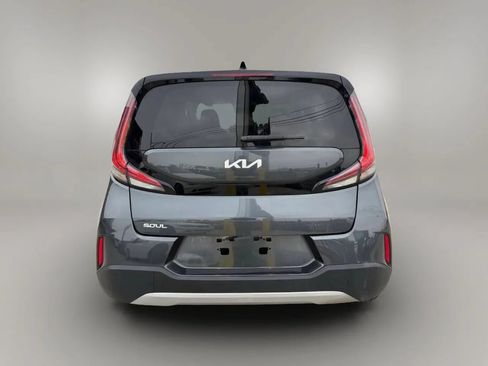 Used 2024 Kia Soul LX w/ Option Group 015 FWD image 5