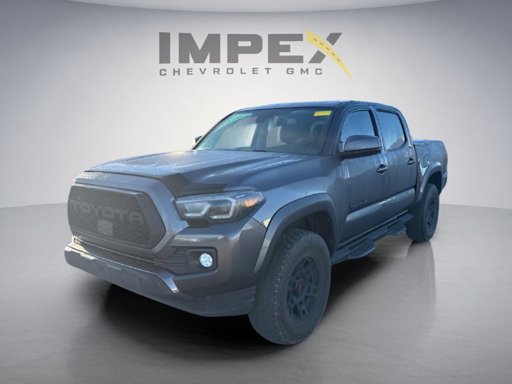 Used 2020 Toyota Tacoma SR5 RWD image 1