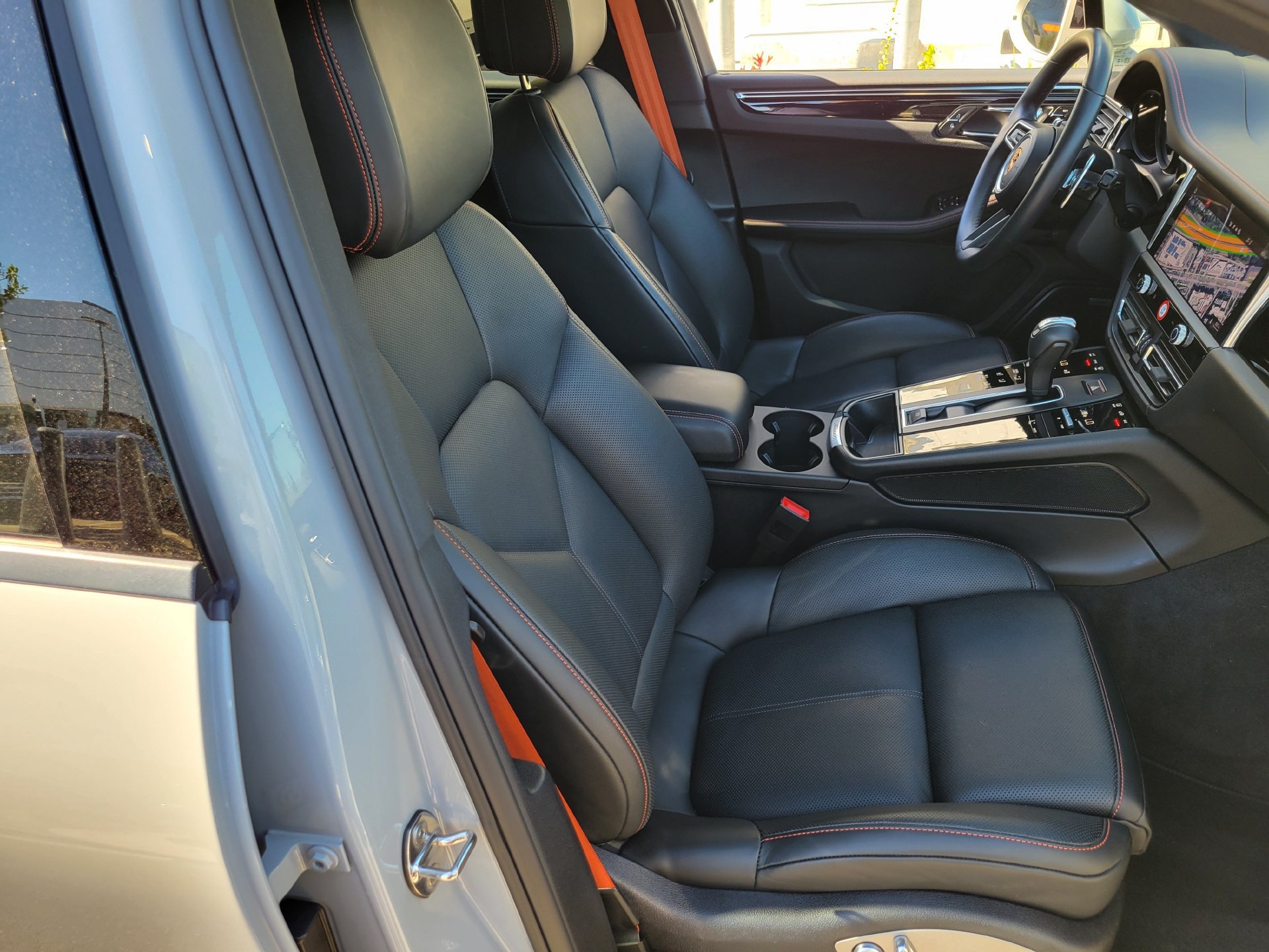 Used 2026 Porsche Macan AWD/4WD image 29