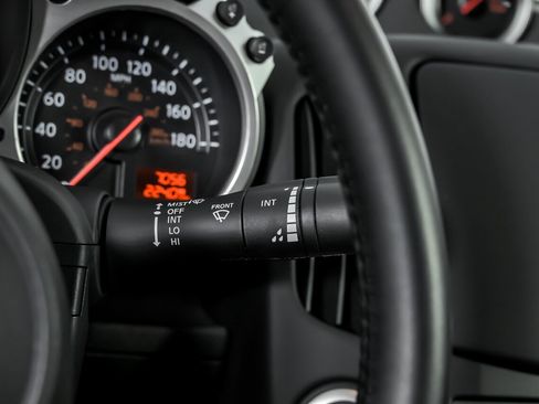 Used 2020 Nissan 370Z w/ Sport Package image 28