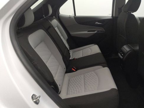 Used 2018 Chevrolet Equinox LS FWD image 19