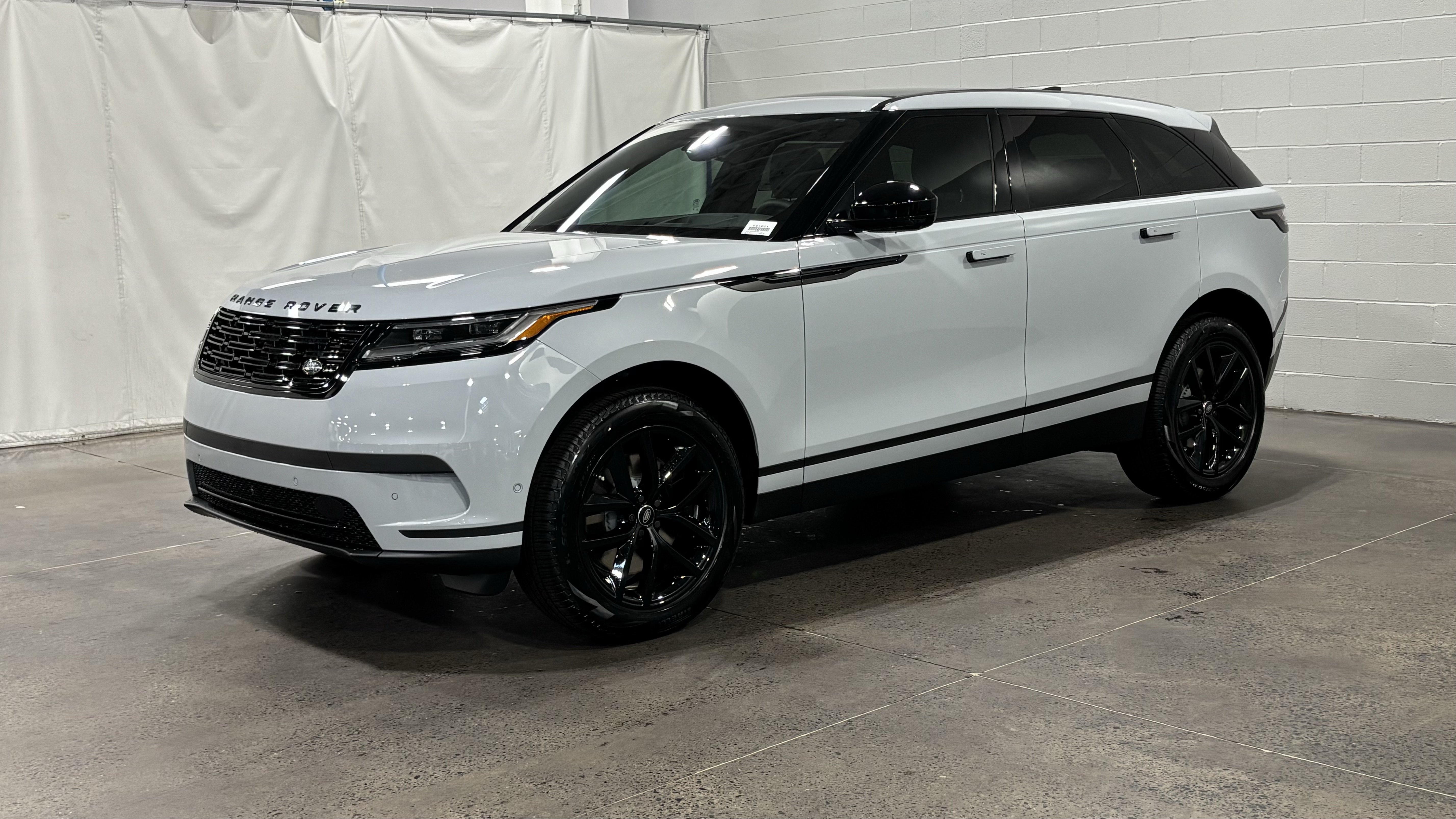 New 2026 Land Rover Range Rover Velar S AWD/4WD image 1