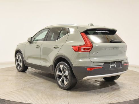 Used 2024 Volvo XC40 B5 Plus image 8