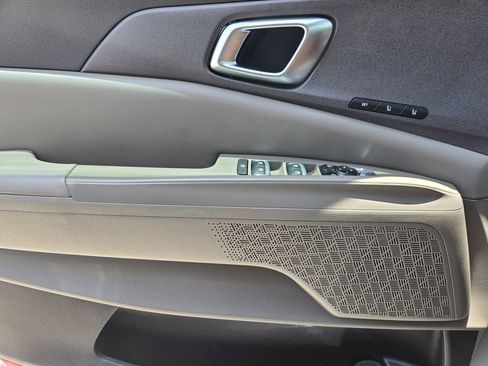New 2026 Kia Carnival EX FWD image 16