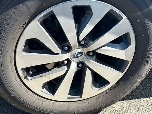 Used 2023 Subaru Outback Premium w/ Popular Package #1 image 4