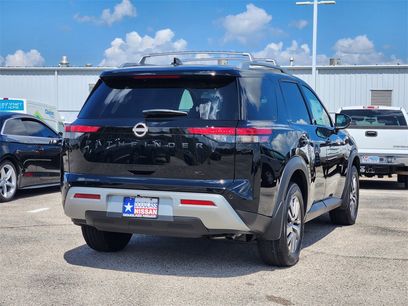 New 2025 Nissan Pathfinder SL w/ Black Appearance Package