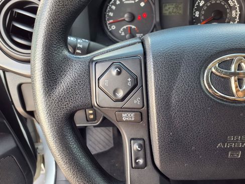 Used 2017 Toyota Tacoma SR AWD/4WD image 13