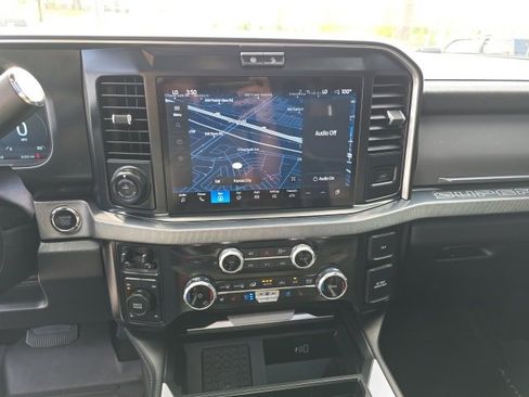 Used 2025 Ford F250 Platinum image 19