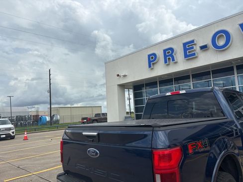 Used 2019 Ford F150 Lariat w/ Equipment Group 502A Luxury AWD/4WD image 8