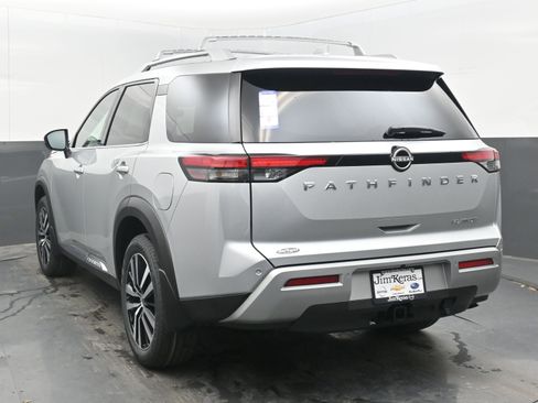 New 2025 Nissan Pathfinder Platinum image 6