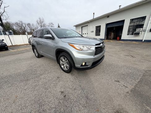 Used 2015 Toyota Highlander XLE image 5