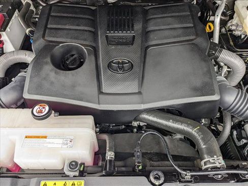 Used 2024 Toyota Tundra Limited image 26