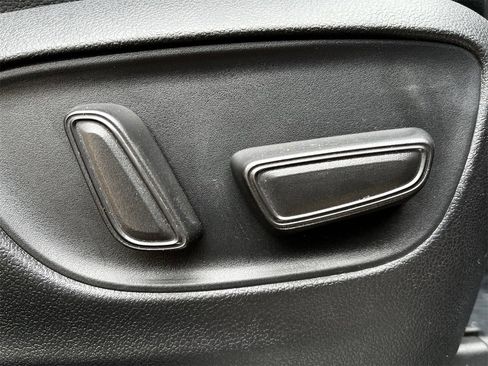 Used 2022 Toyota Highlander XSE image 26