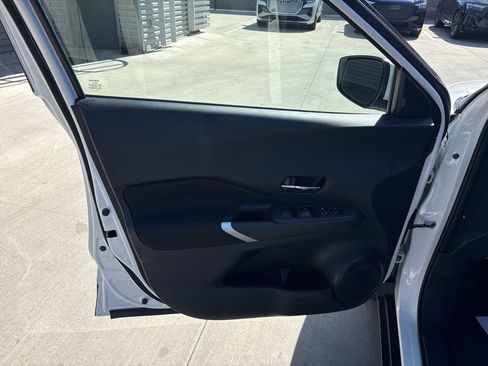 Used 2024 Nissan Kicks SV image 10