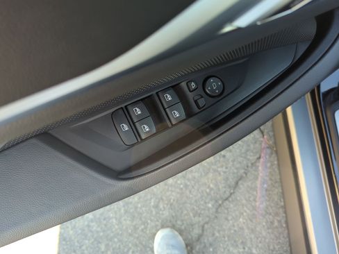 Used 2025 BMW i4 eDrive40 w/ Parking Assistance Package image 15