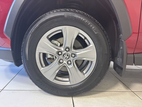 Used 2024 Toyota RAV4 XLE w/ Convenience Package image 9