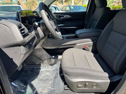 New 2026 Chevrolet Traverse LT w/ Driver Confidence Package image 17