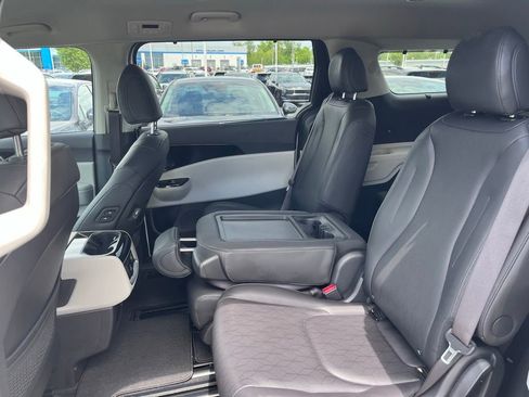 Used 2024 Kia Carnival SX FWD image 22