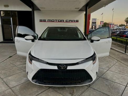 Used 2021 Toyota Corolla LE image 6