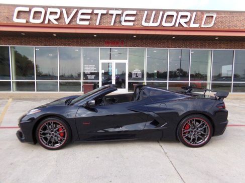 Used 2023 Chevrolet Corvette Stingray Premium Conv w/ Z51 Performance Package RWD image 10