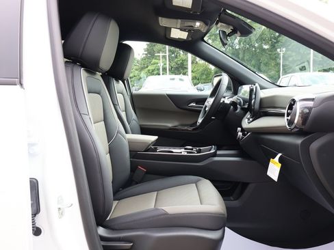 New 2027 Chevrolet Equinox LT w/ Convenience Package II AWD/4WD image 33