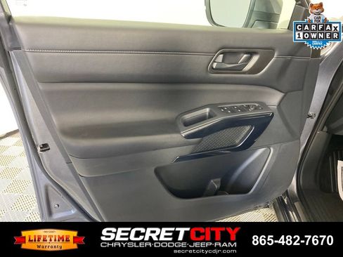 Used 2024 Nissan Pathfinder SV w/ SV Premium Package AWD/4WD image 12