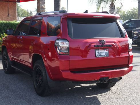 Used 2019 Toyota 4Runner SR5 AWD/4WD image 6