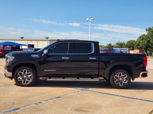 Used 2022 GMC Sierra 1500 SLT RWD image 3