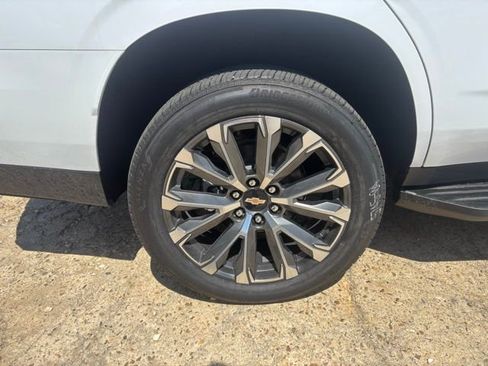 New 2026 Chevrolet Tahoe High Country w/ Sun And Tow Package AWD/4WD image 9