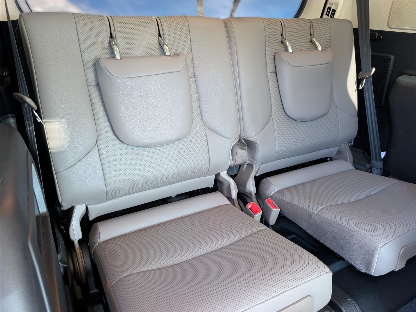 Certified 2022 Lexus GX 460 Premium w/ Accessory Package AWD/4WD image 13