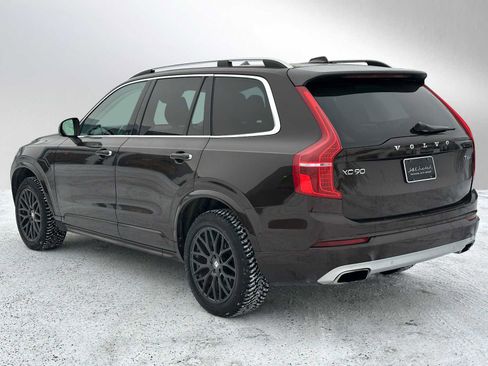 Used 2018 Volvo XC90 T6 Momentum image 5