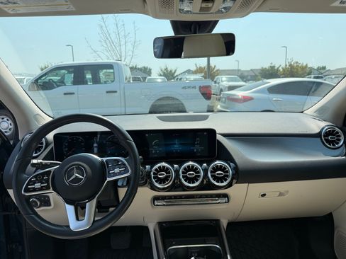Certified 2021 Mercedes-Benz GLA 250 4MATIC image 20